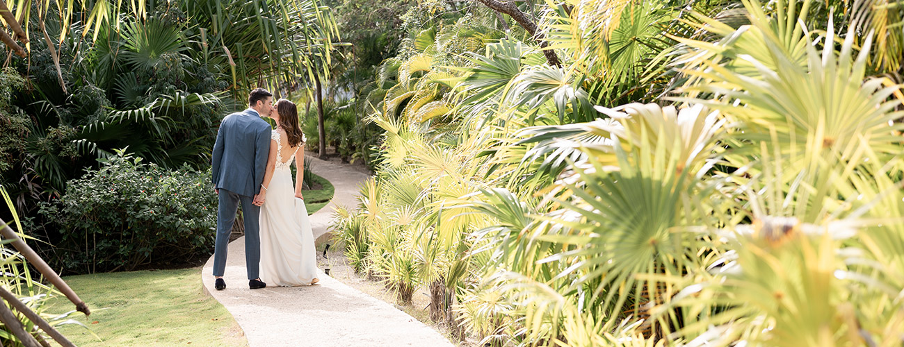 Sax notes under the moon: Andaz Mayakoba wedding - Mango Weddings & Events